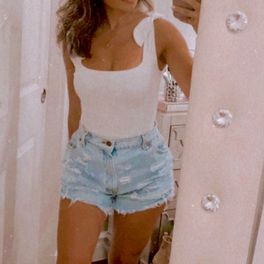 Free People Bodysuit White Tie Sleeve Square Neck Tank Top Style With Low Back ✨ - Picture 10 of 16